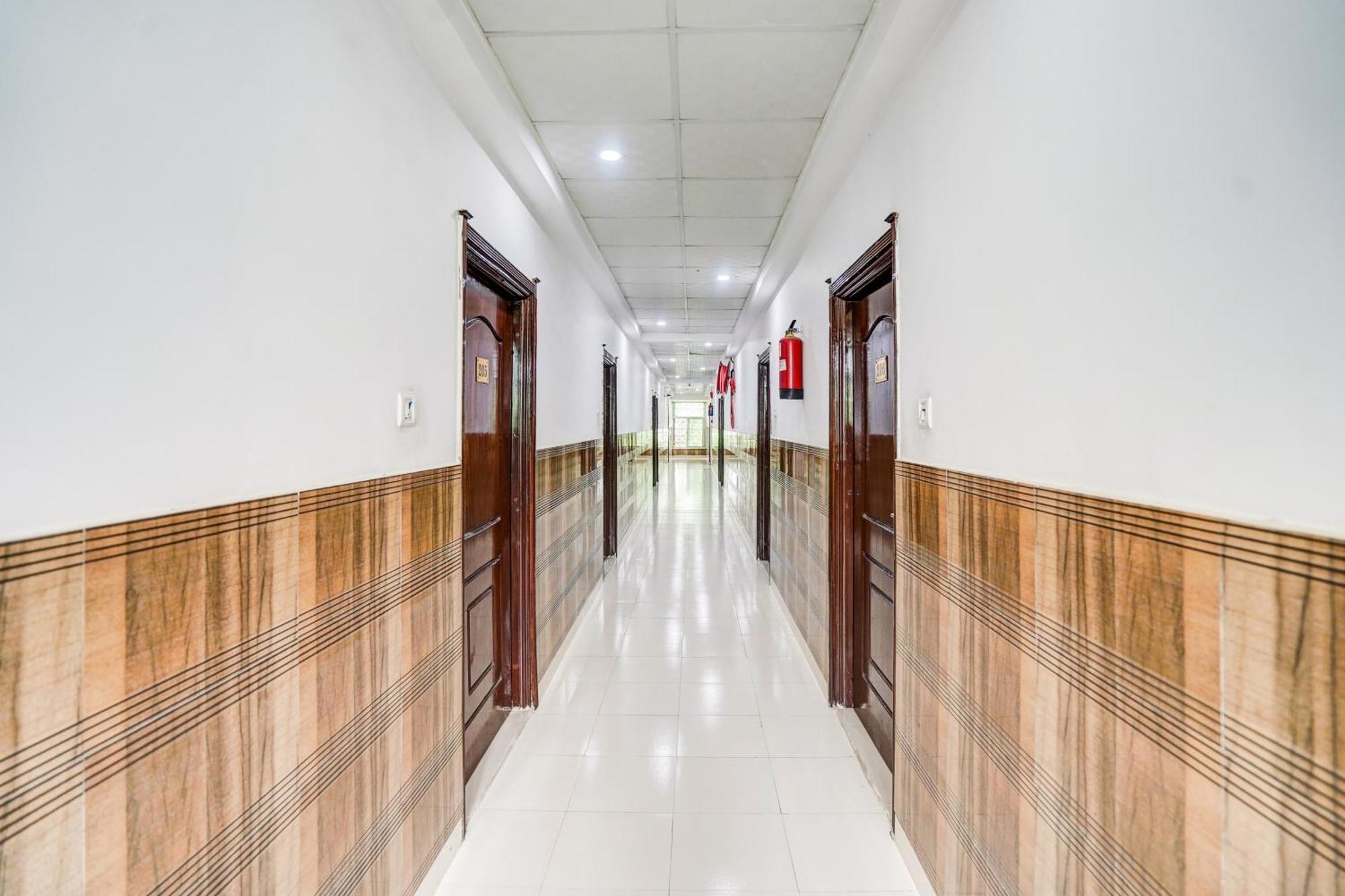 Super Hotel O Sgpgi Bijnaur Esterno foto