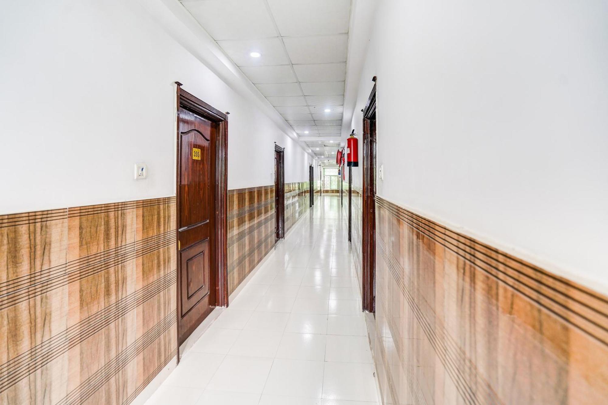 Super Hotel O Sgpgi Bijnaur Esterno foto